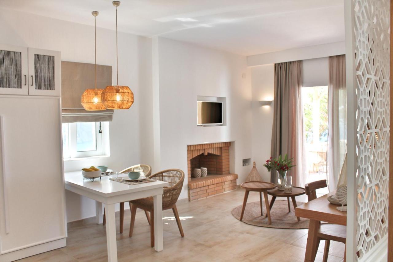 Akropolis Village Complex Of Luxury Residence 키라파나기아 외부 사진